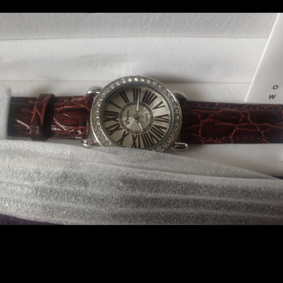 Watch - Picture 2 of 5